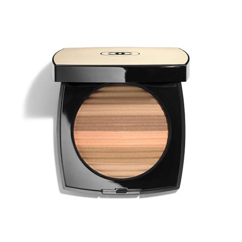 chanel les beiges glow powder.